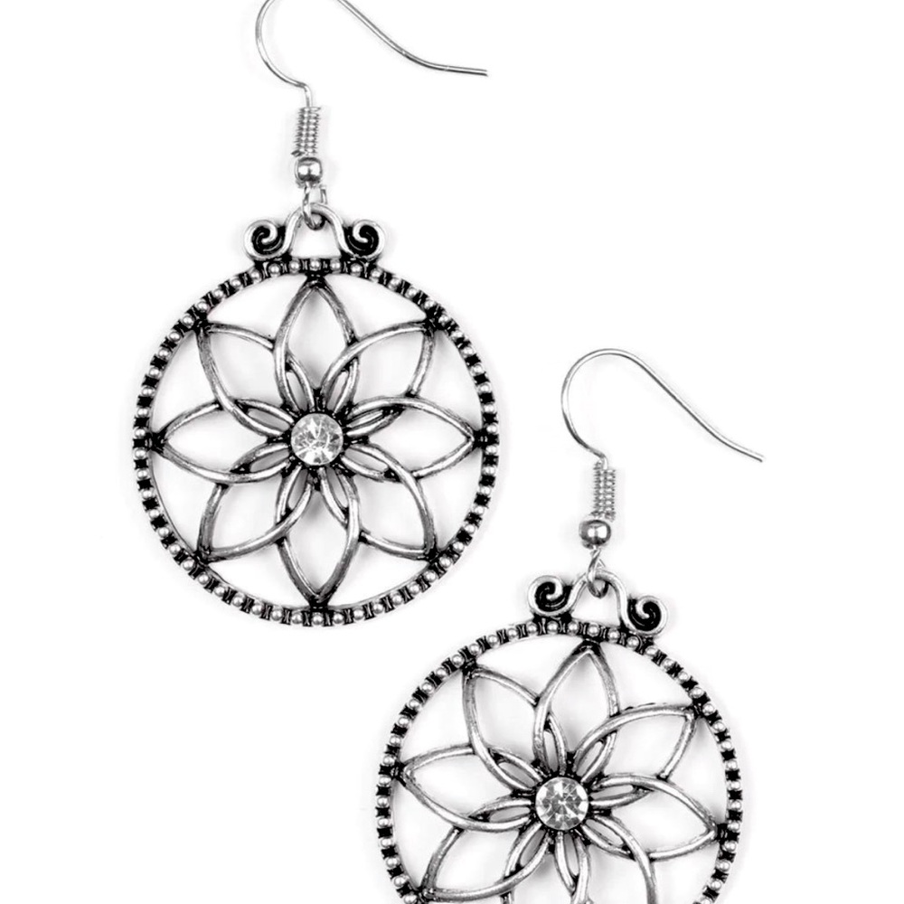 Paparazzi Earring ~ Bloom Bloom - White